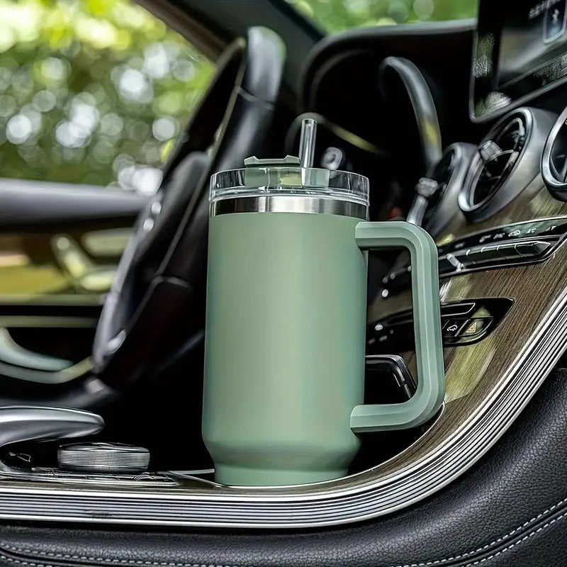 Thumbler Vaccum Sealed Cup With Straw